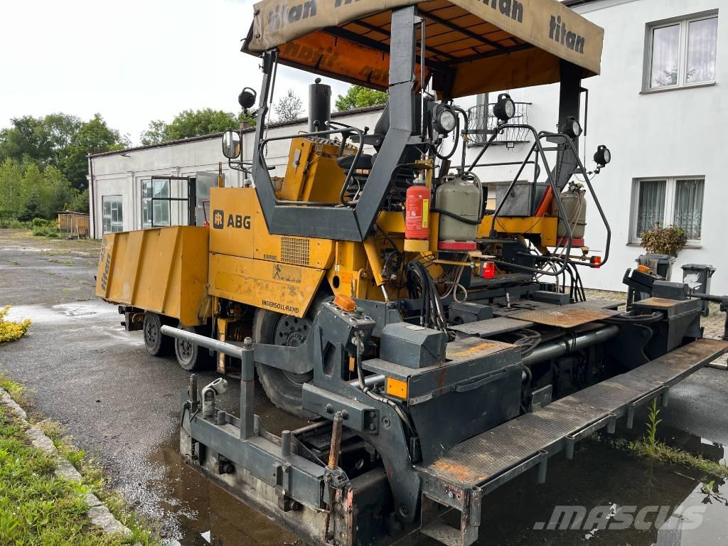 ABG Titan 455 沥青摊铺机