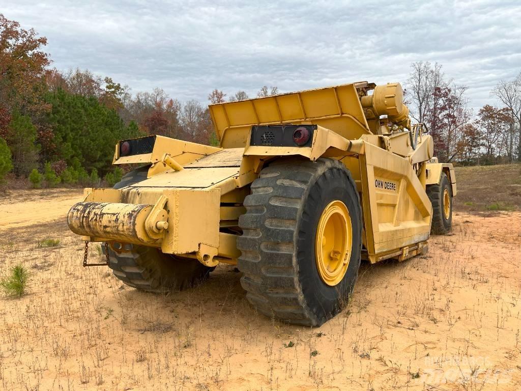 DEERE 862 铲运机