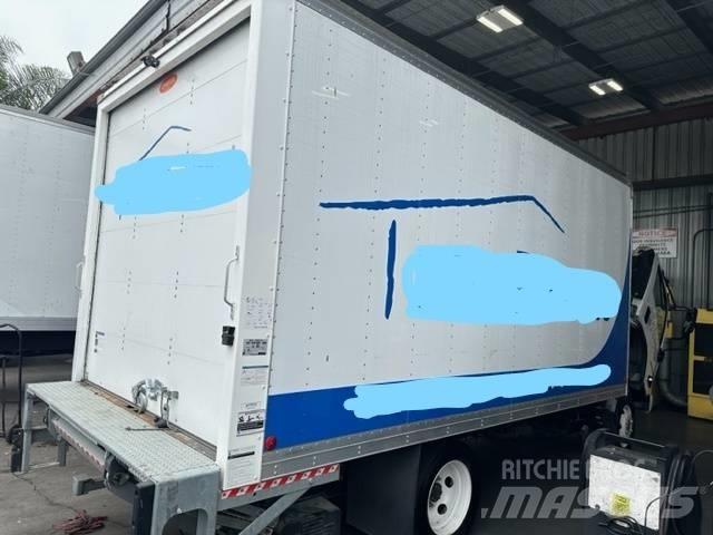 Isuzu NPR 厢式货车