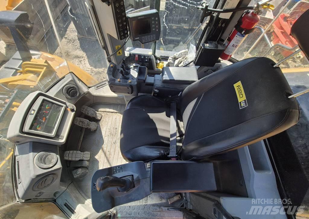 CAT 966M 轮式装载机