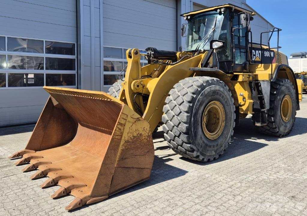 CAT 966M 轮式装载机