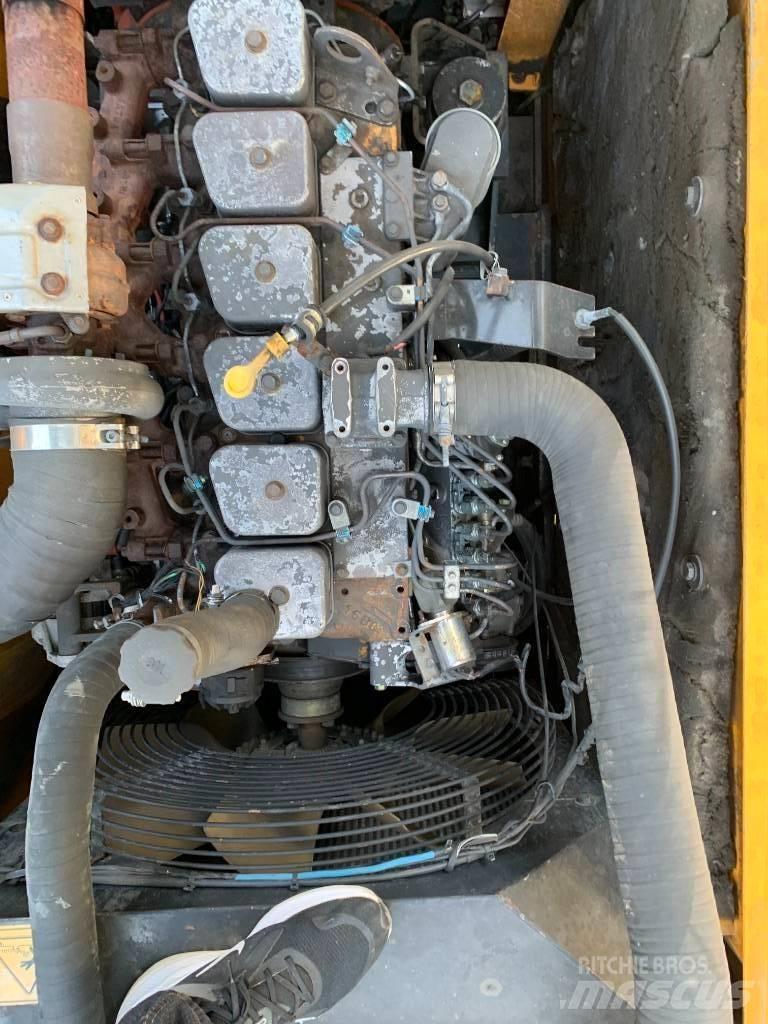 Hyundai R210W-9 轮式挖掘机