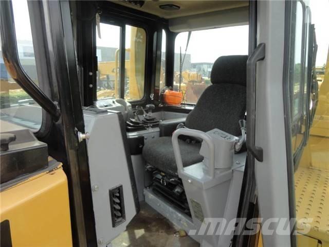 CAT D 8 R 履带式推土机