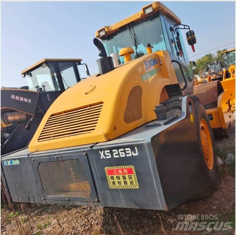 XCMG XS 263 J 单轮压路机