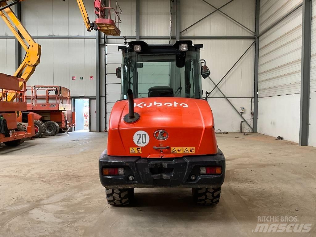 Kubota R 065 轮式装载机