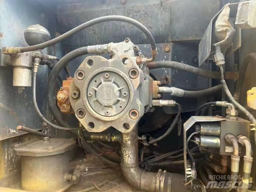 Sumitomo SH200A3 履带挖掘机