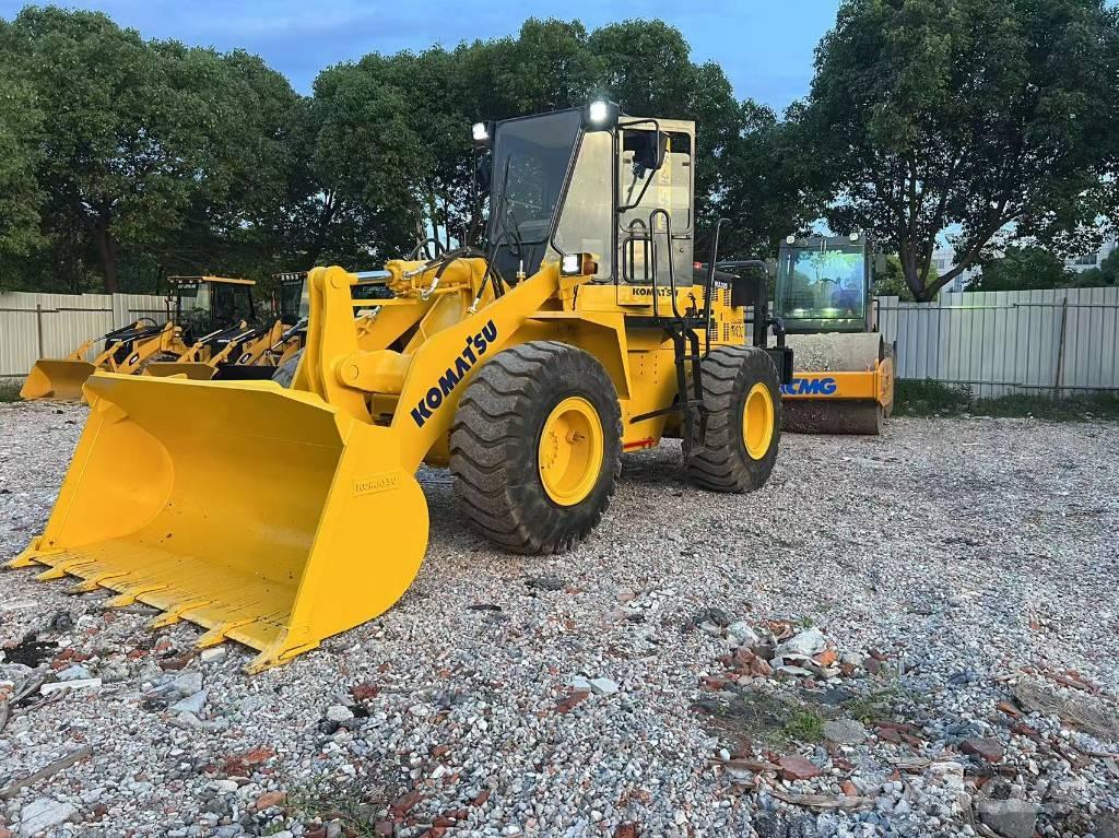 Komatsu WA 320-3 轮式装载机