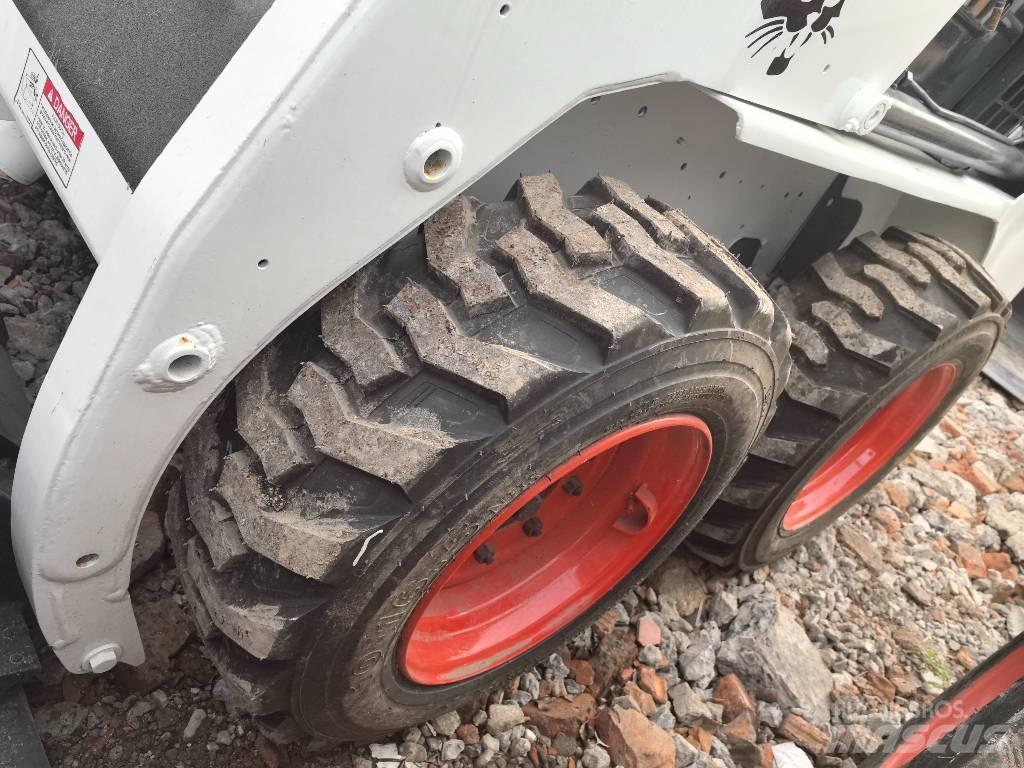 Bobcat S 130 滑移装载机