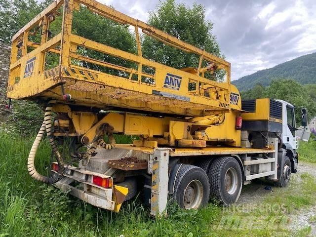 Iveco TRAKKER 起重车