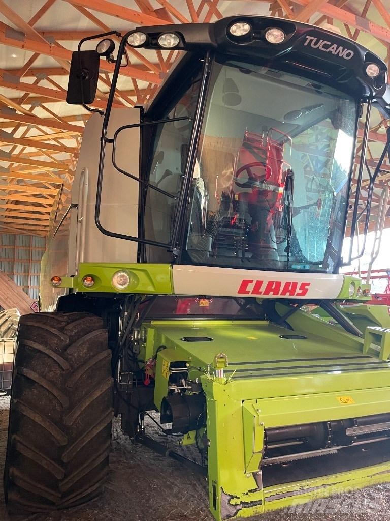 CLAAS Tucano 440 联合收割机