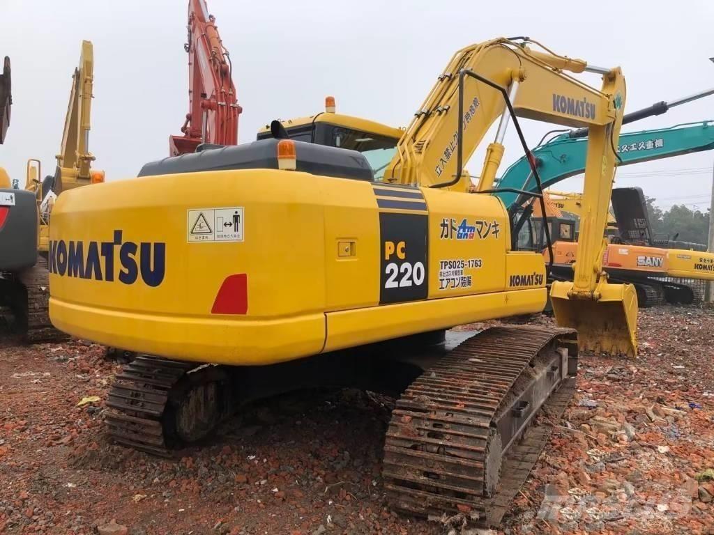 Komatsu pc220-7 履带挖掘机