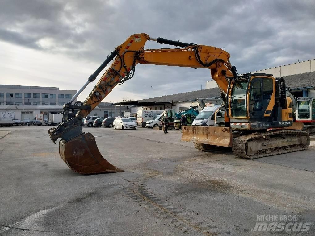 Hyundai HX 235 LCR 履带挖掘机