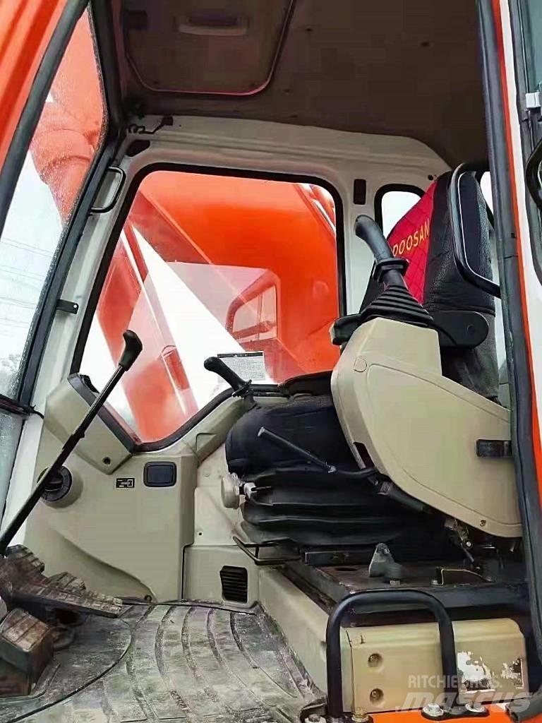 Doosan 300 履带挖掘机