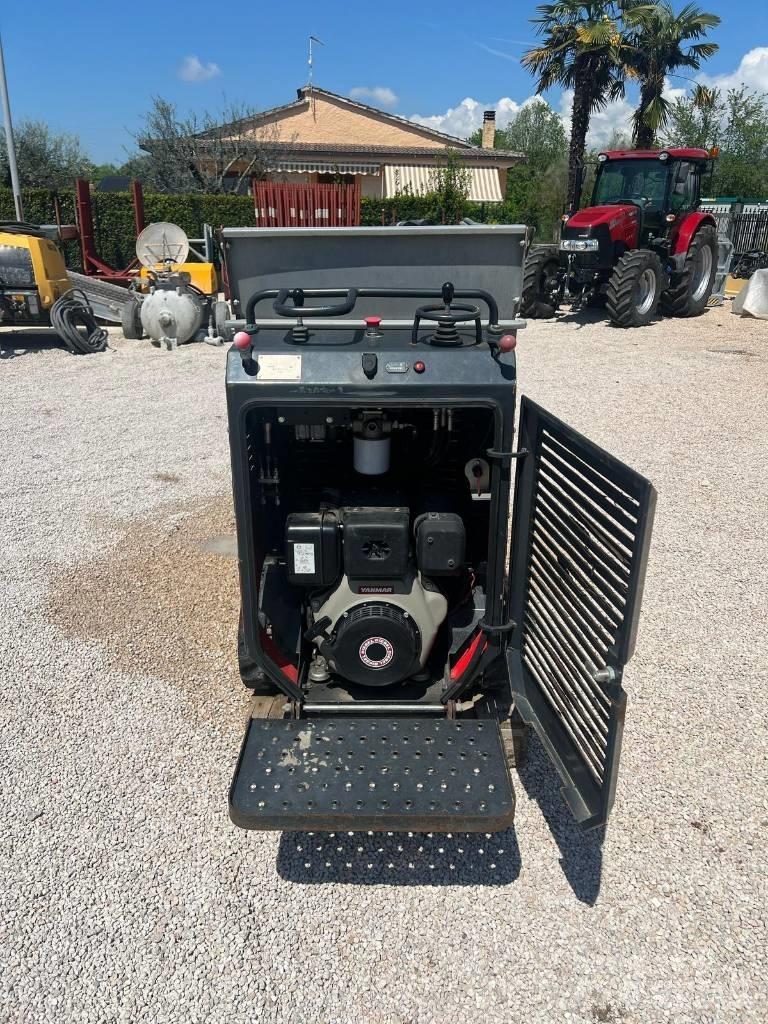 C&F T 85 HT 履带式自卸车