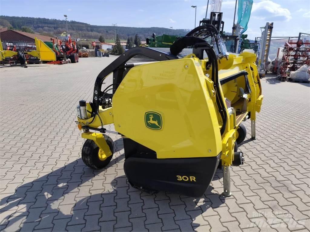 John Deere 9700i 自走式青贮饲料收割机