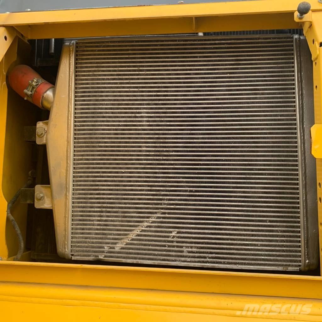 Komatsu PC450-8 履带挖掘机