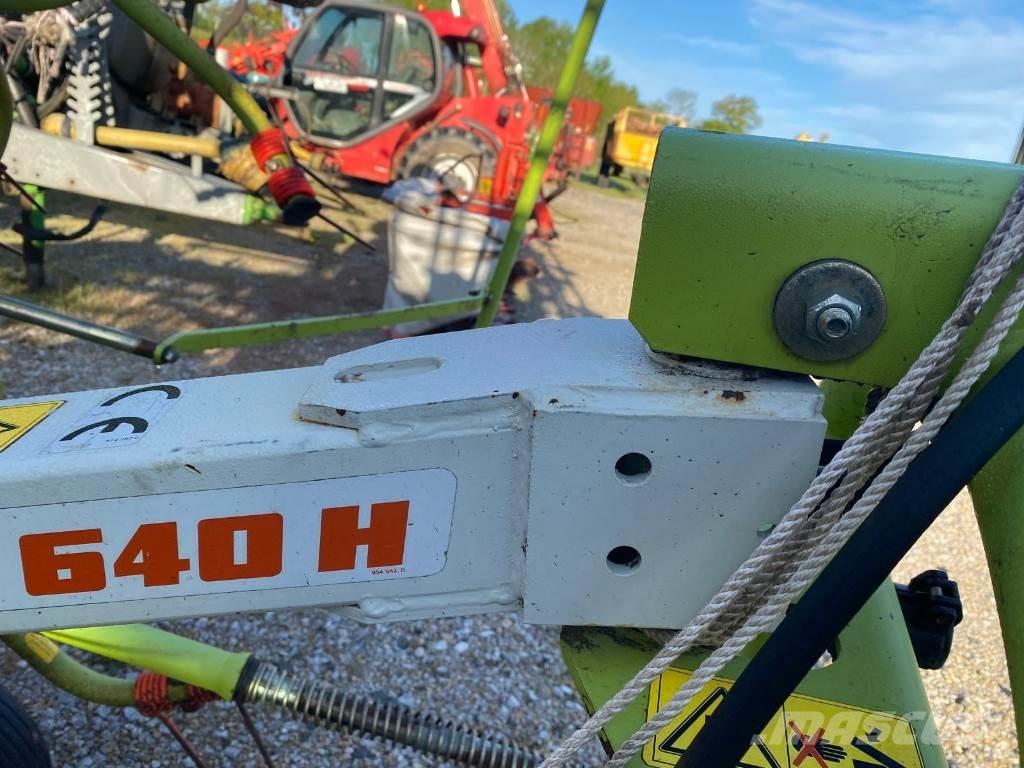 CLAAS VOLTO 640 H 犁耙和摊草机