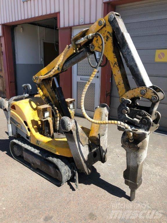 Brokk 90 组装挖掘机
