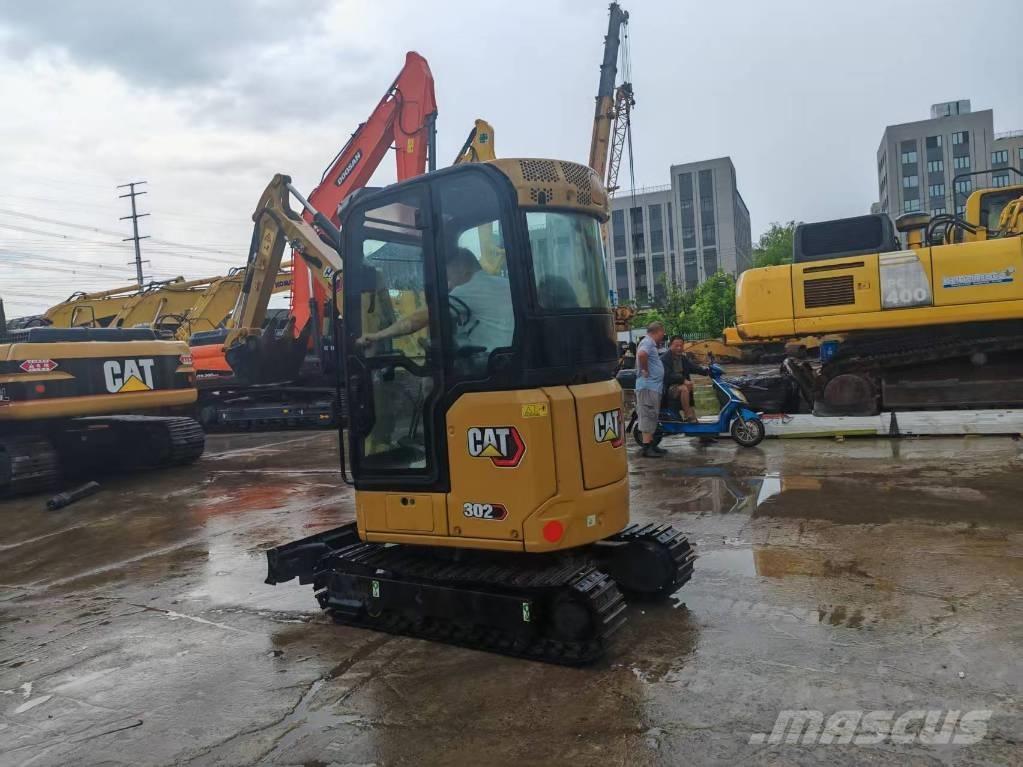 CAT 302 CR 小型挖掘机
