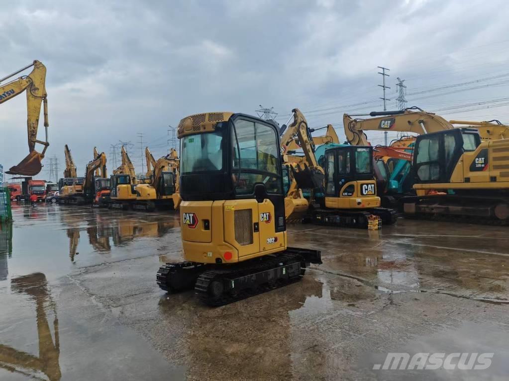 CAT 302 CR 小型挖掘机