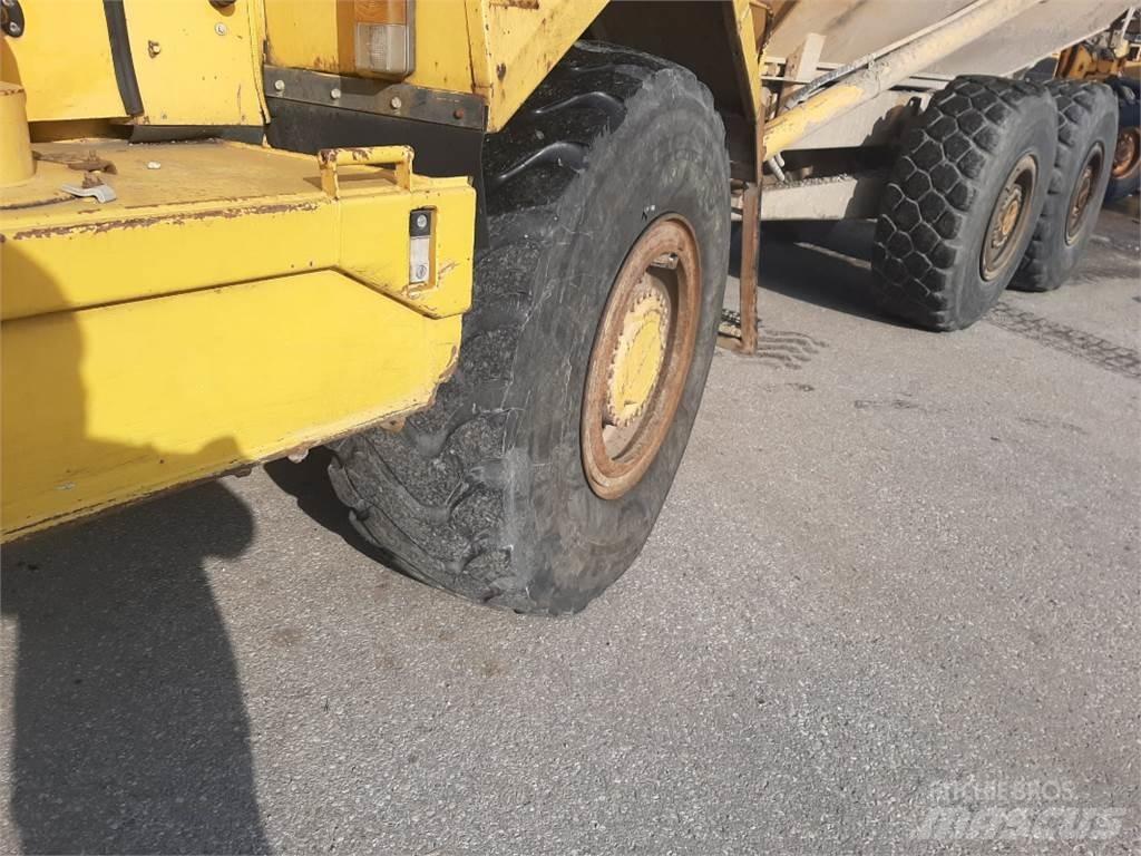 Volvo A25B 6x6 铰接式自卸车