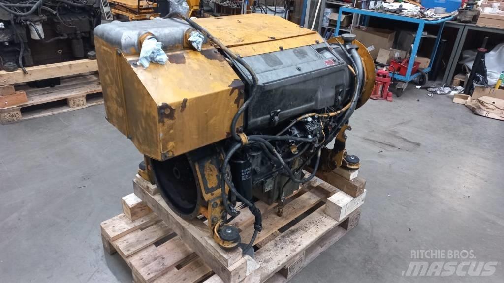 Deutz BF4L913 发动机