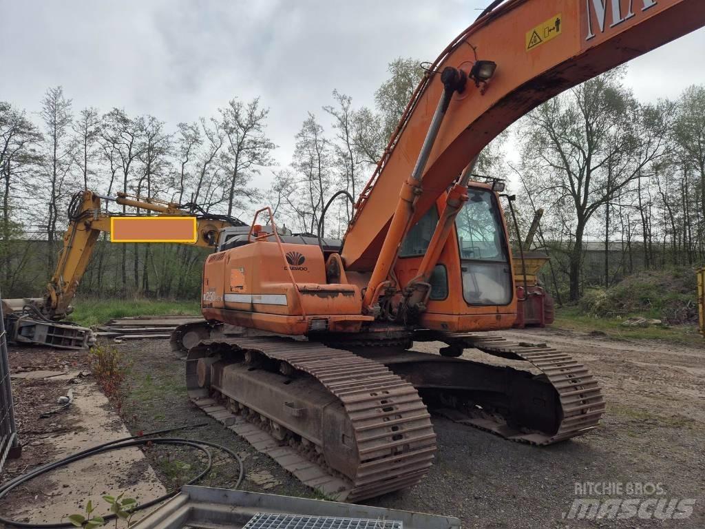 Daewoo S250 履带挖掘机