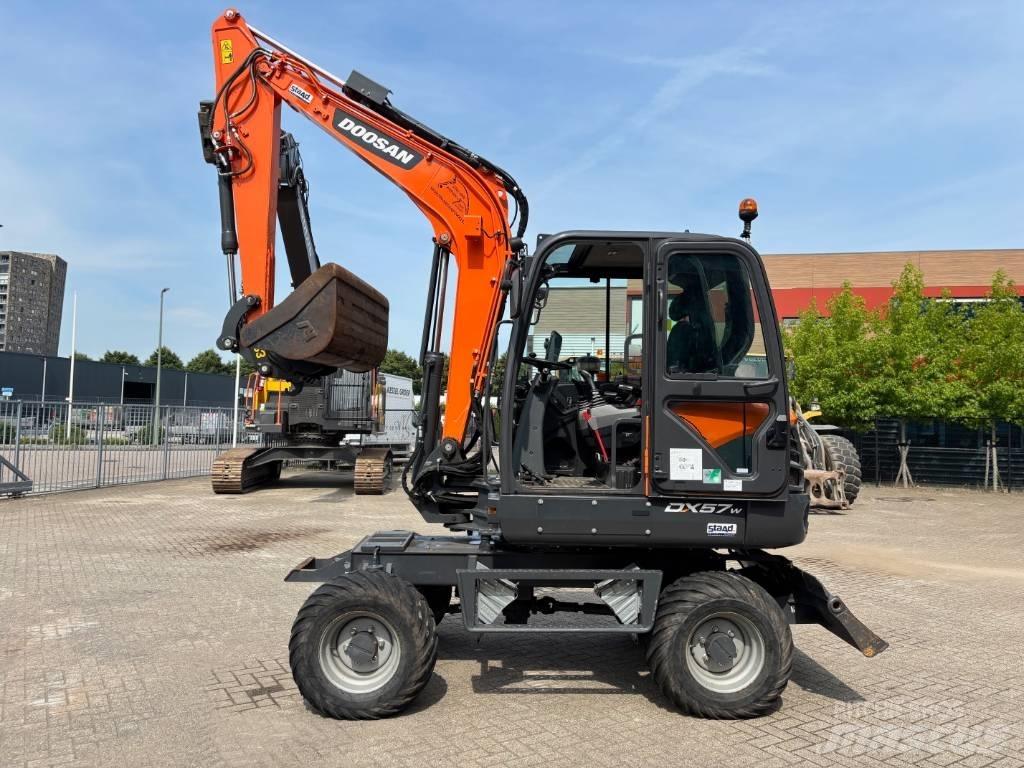 Doosan DX 57 轮式挖掘机