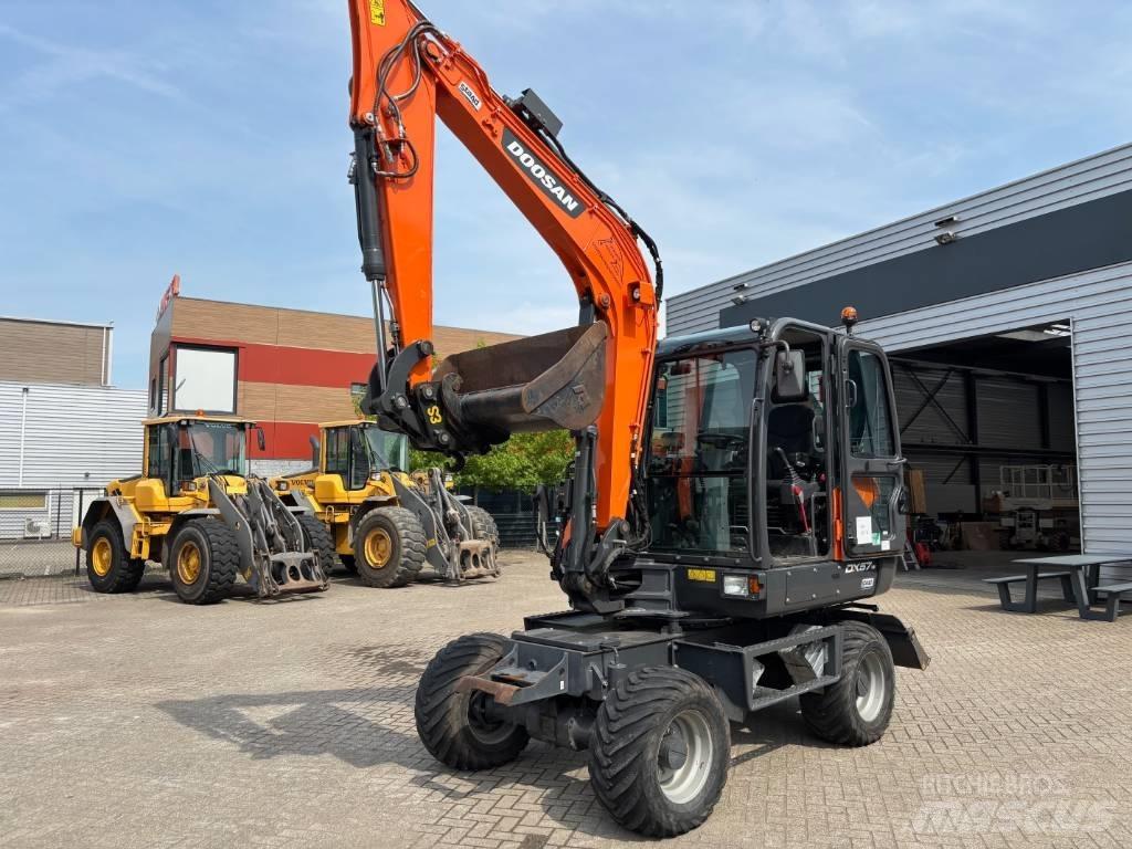 Doosan DX 57 轮式挖掘机