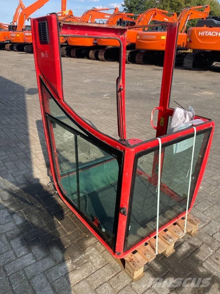 Volvo ECR25D 驾驶室与内部