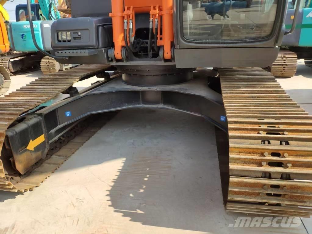 Hitachi Zaxis 210 履带挖掘机