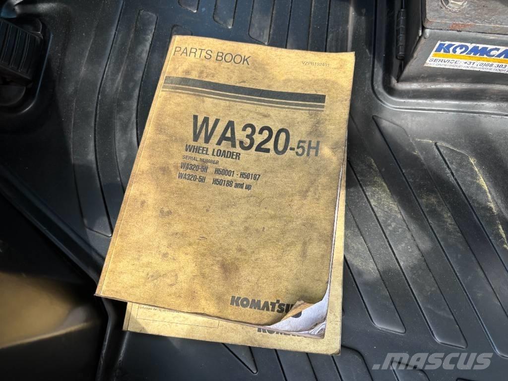 Komatsu WA 320-5 轮式装载机