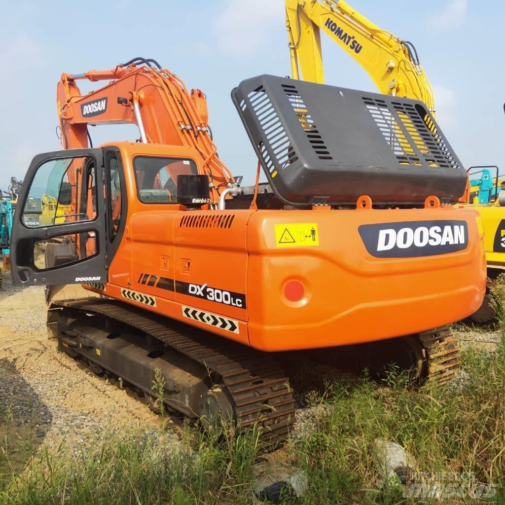 Doosan DX 300 LC 履带挖掘机