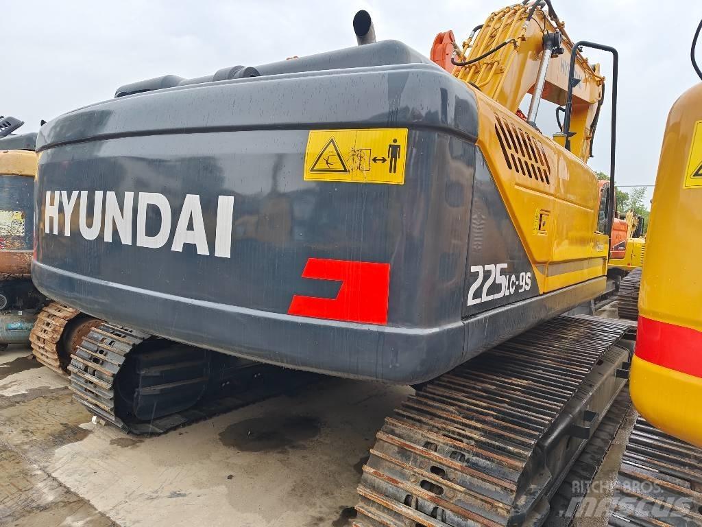 Hyundai R225LC-9S 履带挖掘机