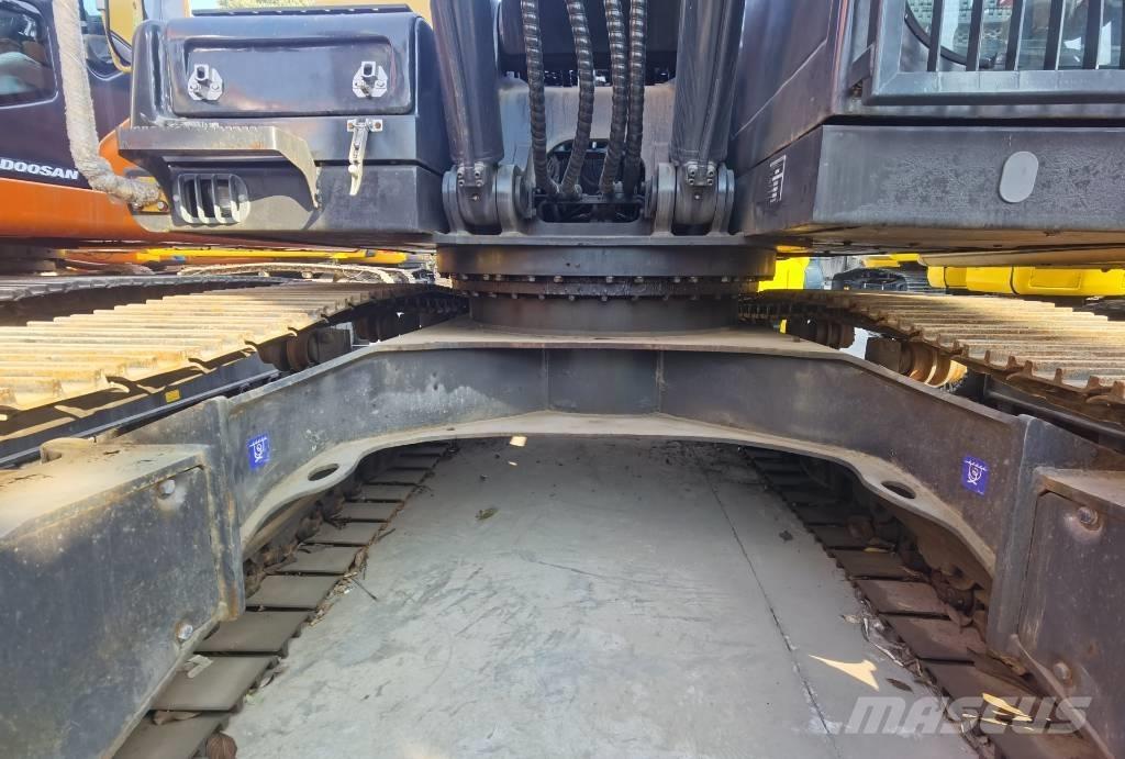 Volvo EC 220 DL 履带挖掘机