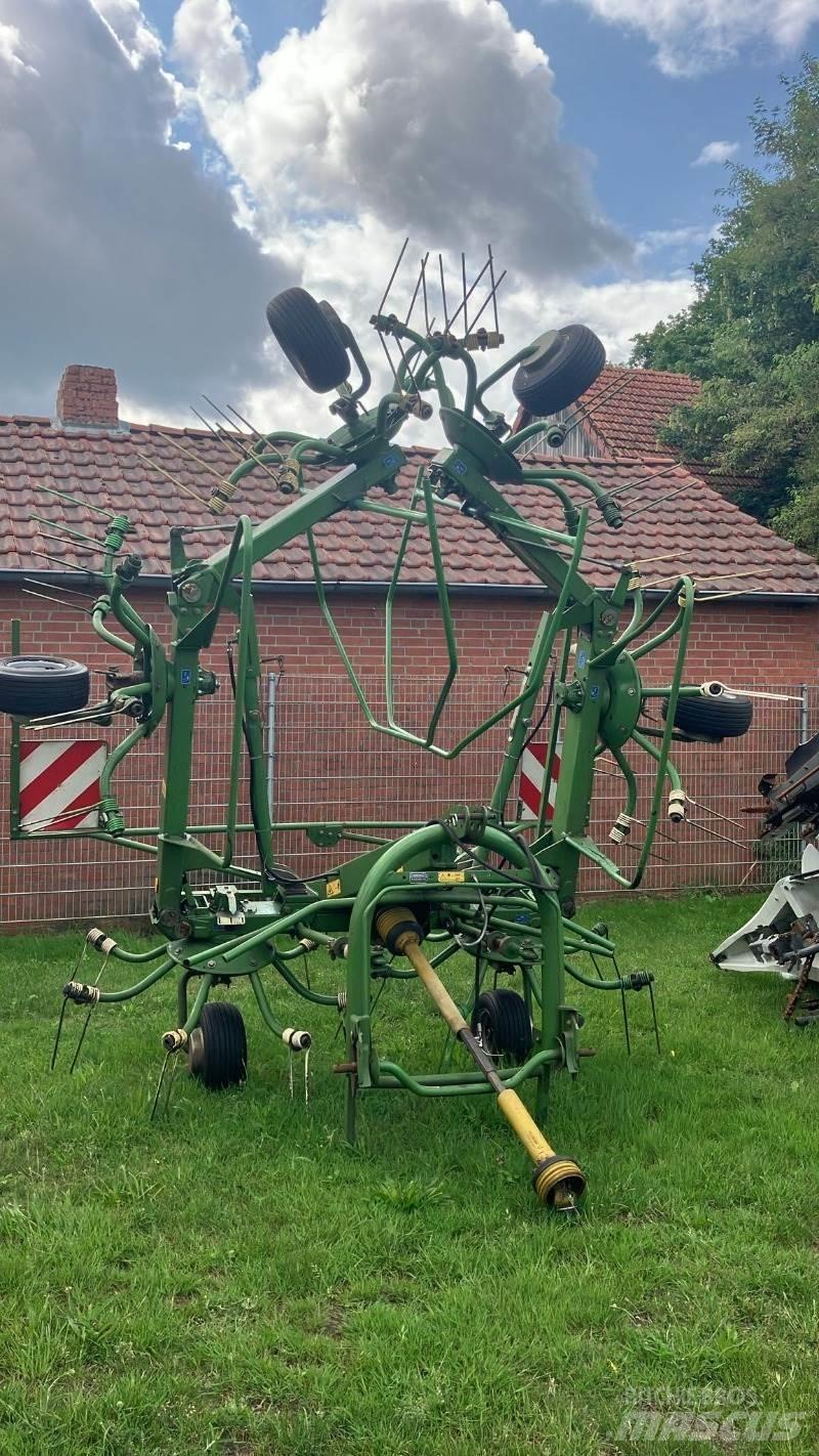 Krone KW 7.70 6x7 犁耙和摊草机