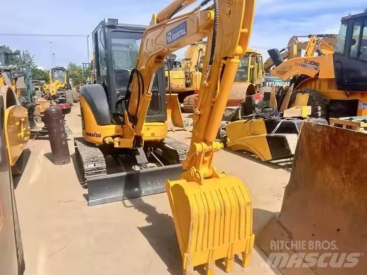 Komatsu PC 35 小型挖掘机