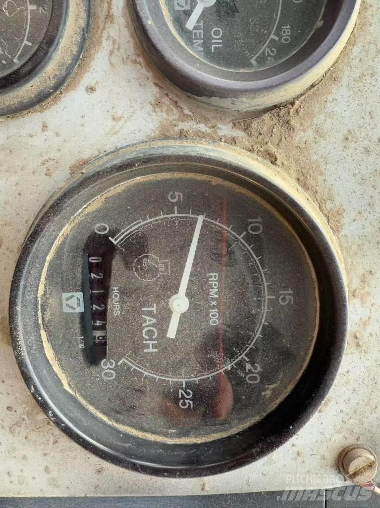 Dynapac CC 211 双轮压路机