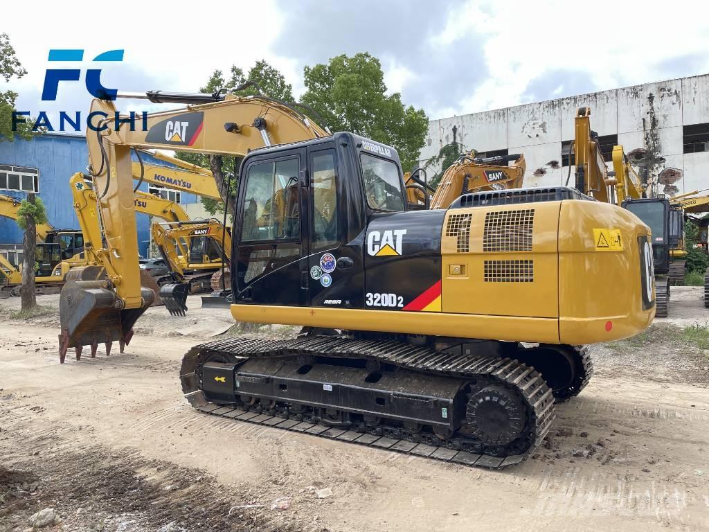 CAT 320 D2 履带挖掘机