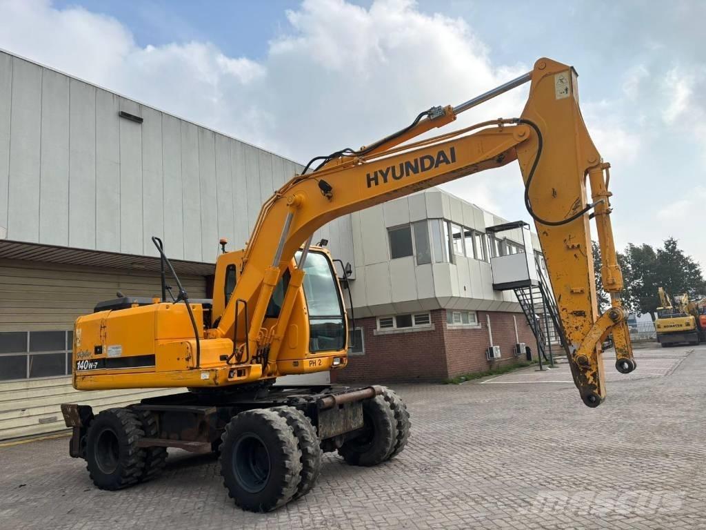 Hyundai 140W-7 轮式挖掘机