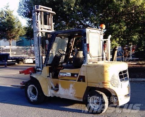 CAT DP 45 K 柴油叉车