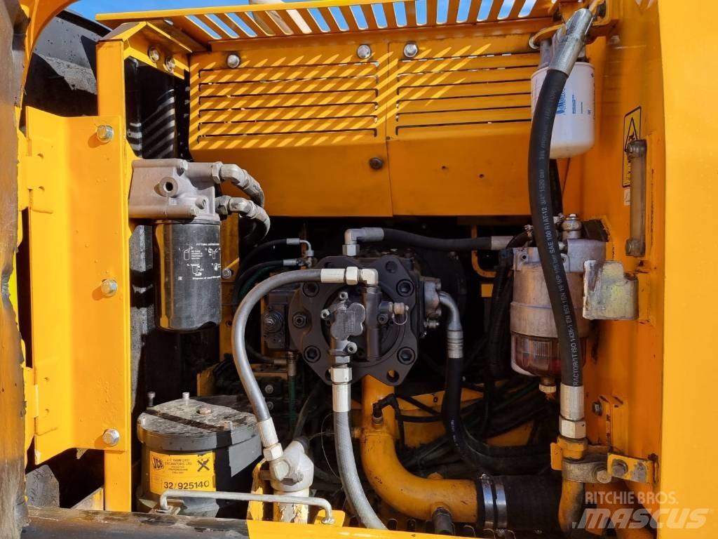 JCB JS 200 LC 履带挖掘机