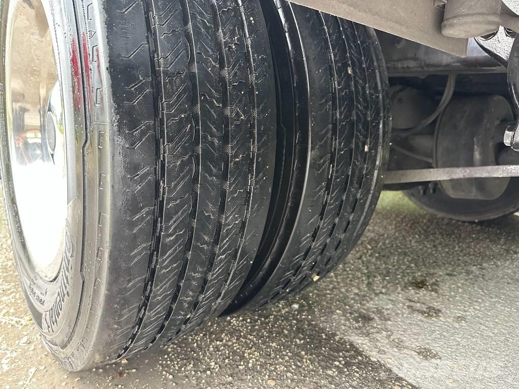 Freightliner M2 救护车