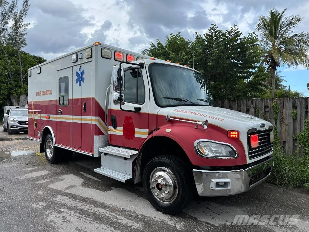 Freightliner M2 救护车