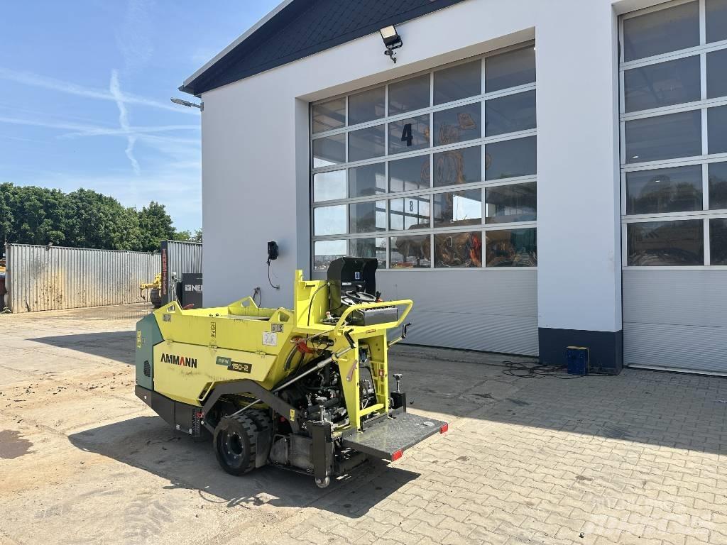 Ammann AFW 150-2 小型沥青摊铺机