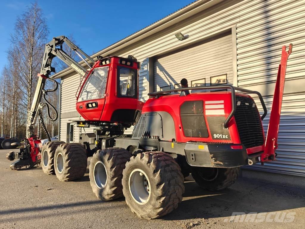 Komatsu 901 XC 收割机