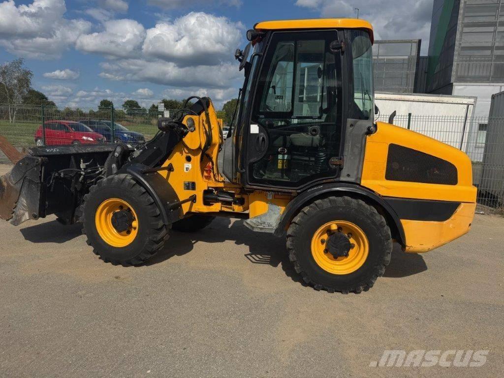 JCB 406 T4 轮式装载机