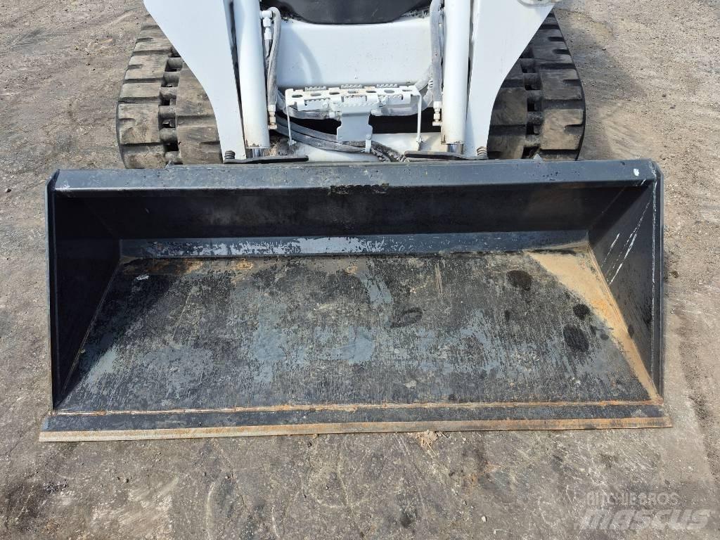 Bobcat T 590 滑移装载机