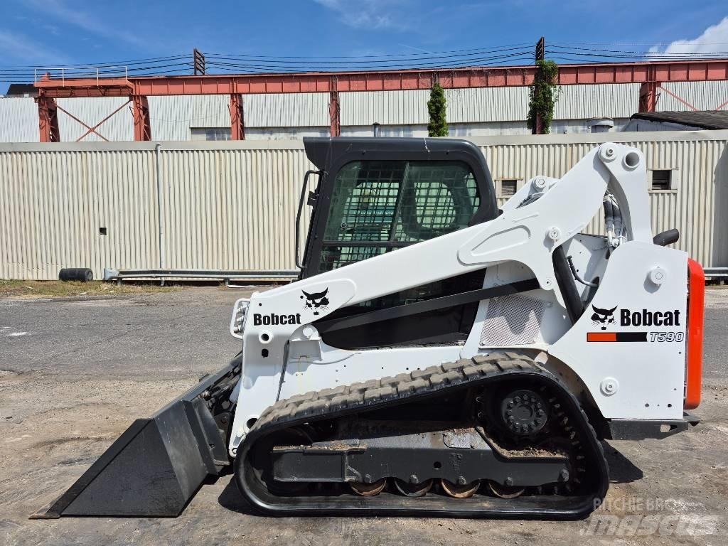 Bobcat T 590 滑移装载机