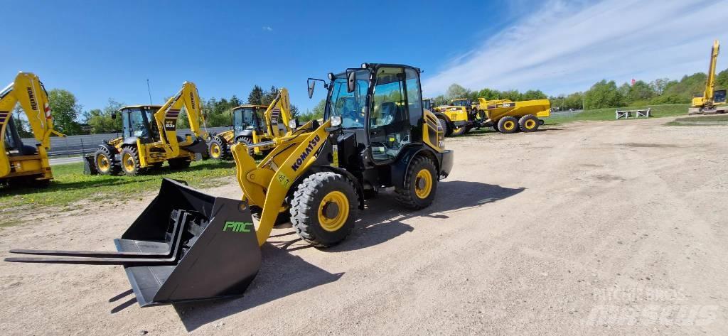 Komatsu WA 70 轮式装载机